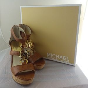Michael Kors Hyden Wedge sz9, lightly used w/Box
